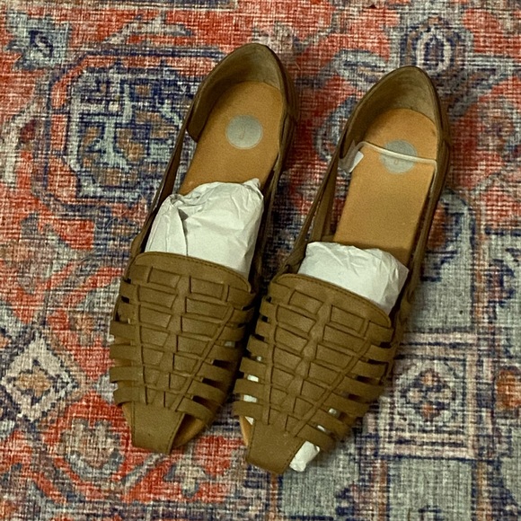 ❗️NWT❗️Genuine Leather Flats - Picture 2 of 3